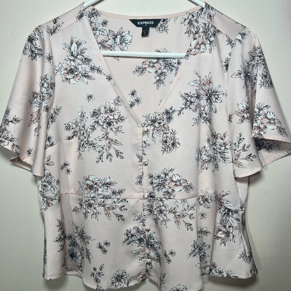 Express Floral Light Pink Button Up Top size Medium women’s - Picture 1 of 9